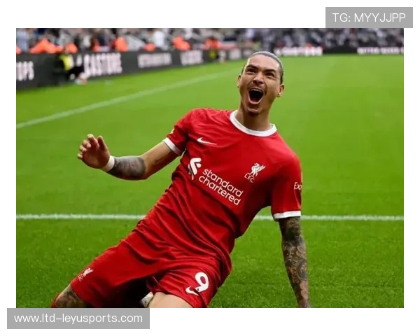 努涅斯反越位推射建功